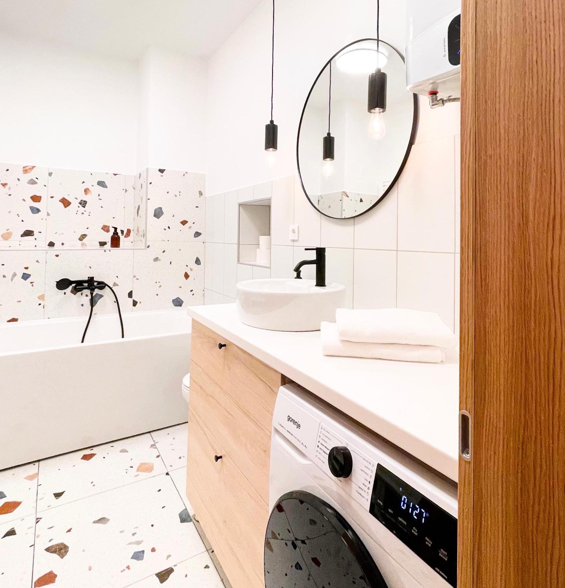 אידריה Aumetz Square Apartment מראה חיצוני תמונה
